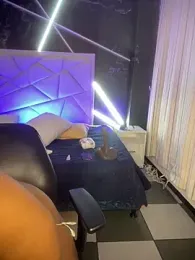 riri_brunnete stripchat stream image