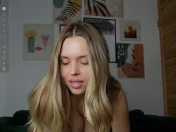 corni__ chaturbate stream image, 16.04.2026 19:30