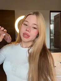 curchez_ stripchat stream image, 23.04.2026 21:20