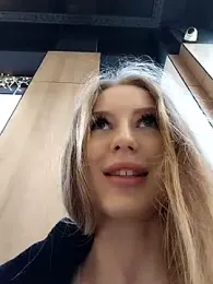 caressyourself stripchat stream image, 25.04.2026 07:30