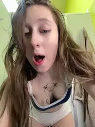 FroggyAnna stripchat stream image, 11.05.2026 18:10