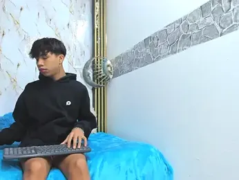 sexyboys_cutex18 stripchat stream image, 17.05.2026 02:40