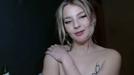 April_LoveUK stripchat stream image