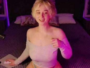 KarolinaLilMommy bongacams stream image, 04.04.2025 23:50