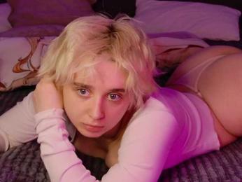 KarolinaLilMommy bongacams stream image, 09.04.2025 00:40