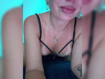 MinniMia bongacams stream image