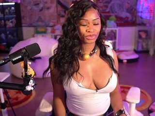 lovenzia camsoda stream image