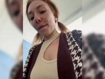 4_40_pm bongacams stream image