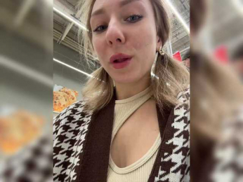 4_40_pm bongacams stream image