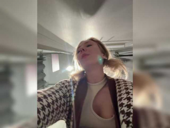 4_40_pm bongacams stream image