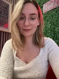 The_Snowwhitee stripchat stream image