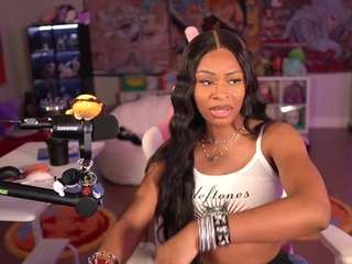 lovenzia camsoda stream image