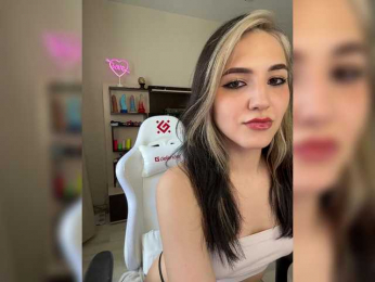 -MarshmelloW- bongacams stream image