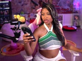 lovenzia camsoda stream image